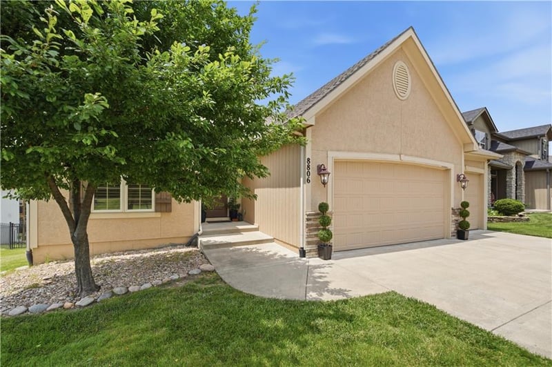8806 N Norton Ave, Kansas City, MO 64156