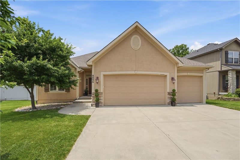 8806 Norton Ave, Kansas City, MO 64156