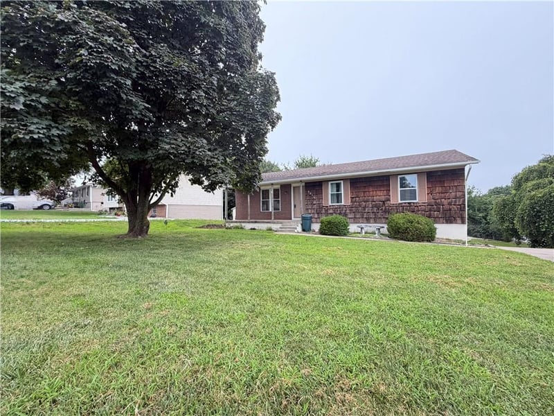 5314 16th Ter, St Joseph, MO 64504