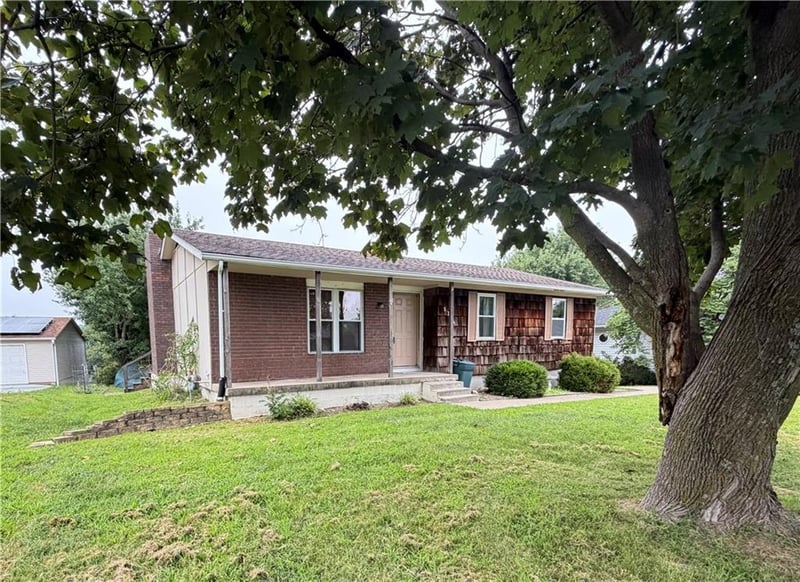 5314 S 16th Ter, St Joseph, MO 64504