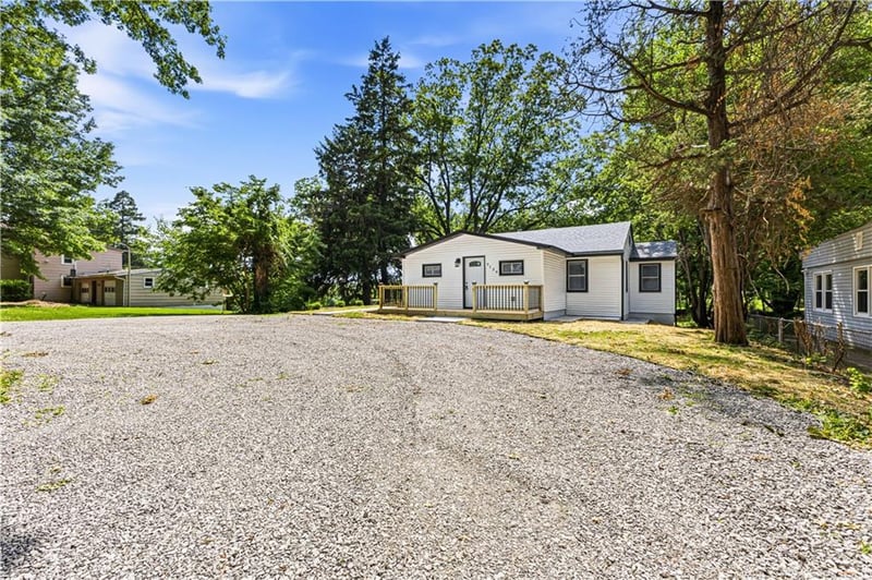 3126 29th St, St Joseph, MO 64503