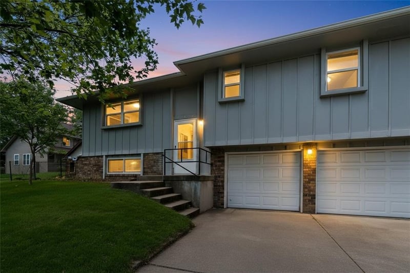 102 Cooper St, Buckner, MO 64016
