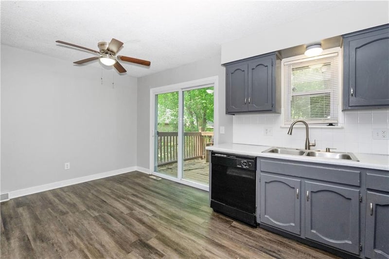 102 Cooper St, Buckner, MO 64016