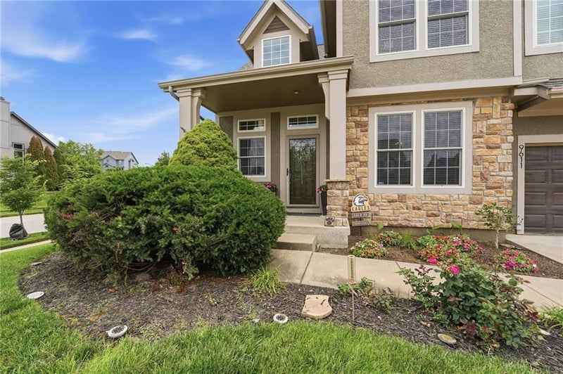 9611 Ditzler Ct, Kansas City, MO 64157