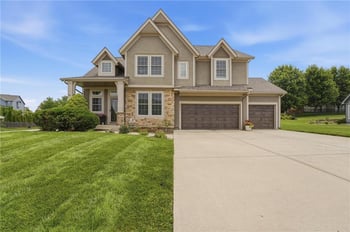 9611 N Ditzler Ct, Kansas City, MO 64157