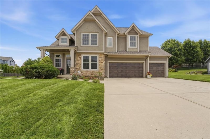 9611 Ditzler Ct, Kansas City, MO 64157
