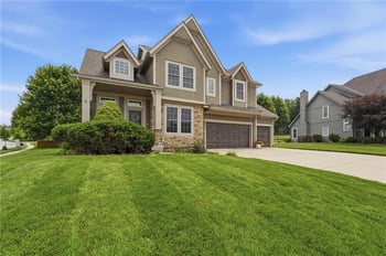 9611 N Ditzler Ct, Kansas City, MO 64157