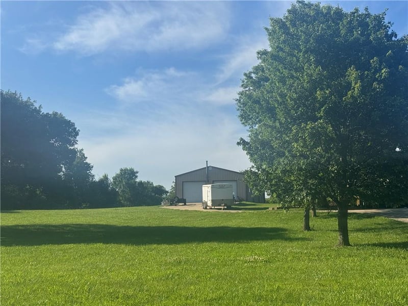 17274 Kansas Ave, Bonner Springs, KS 66012