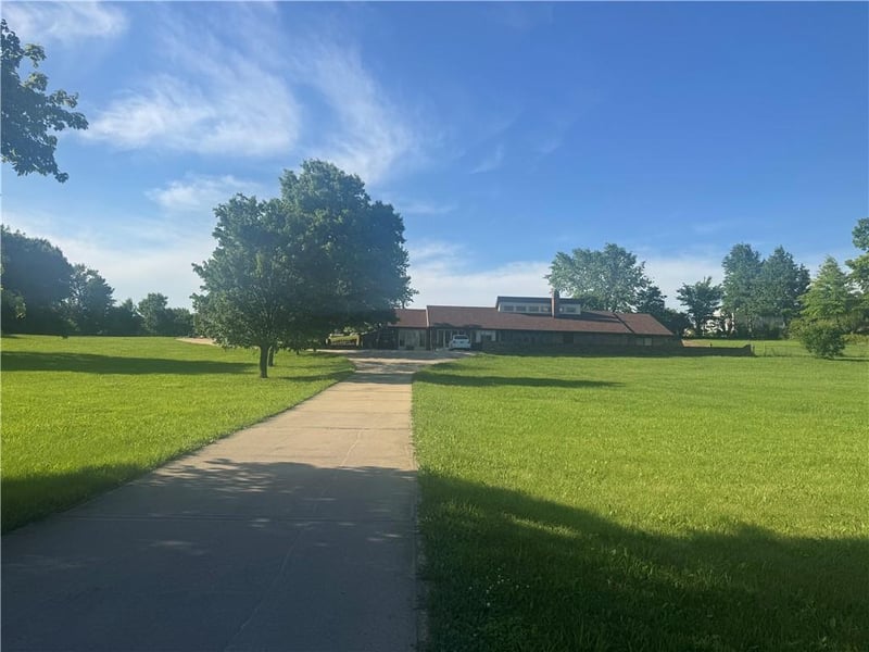 17274 Kansas Ave, Bonner Springs, KS 66012
