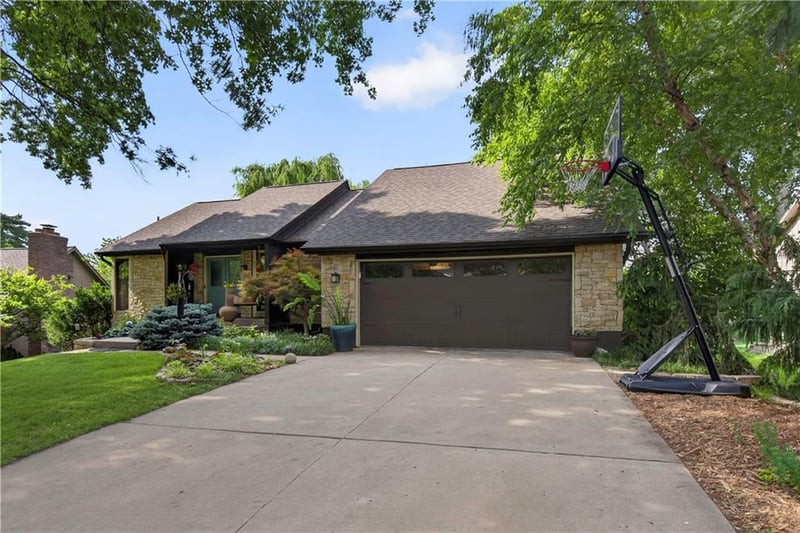 12814 W 65th St, Shawnee, KS 66216