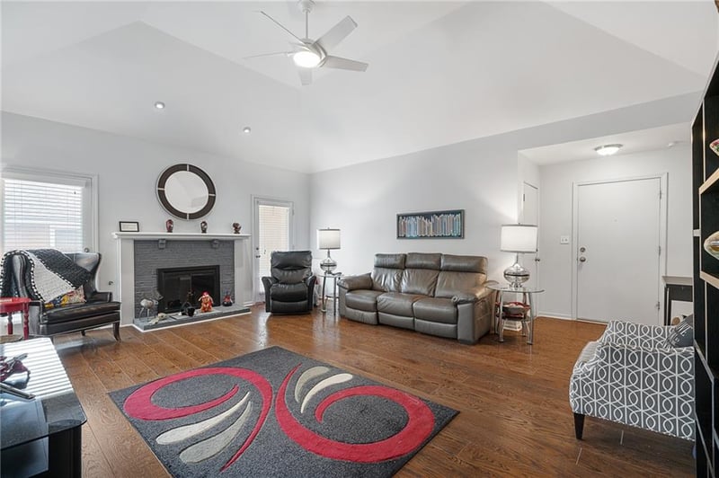 9736 Reeder St, Overland Park, KS 66214