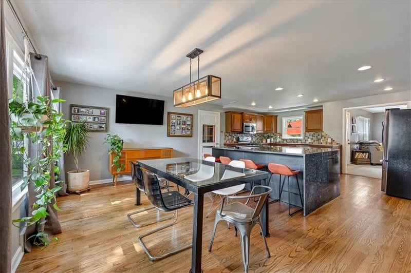5629 Reeds Rd, Mission, KS 66202