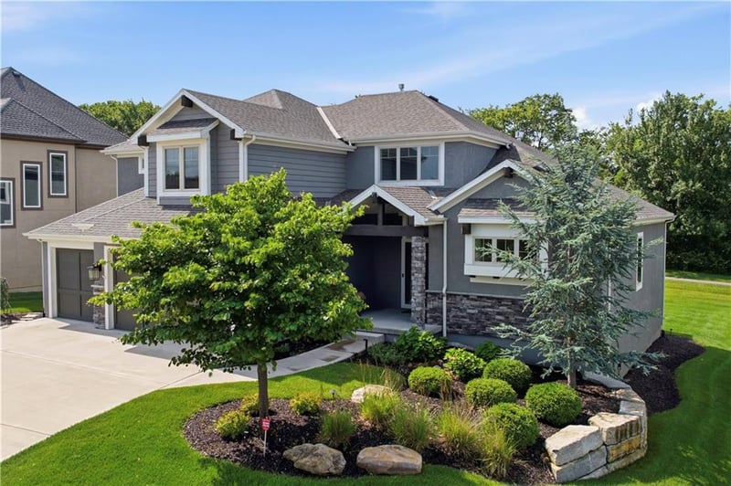 9603 152nd Ter, Overland Park, KS 66221