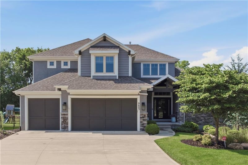 9603 152nd Ter, Overland Park, KS 66221