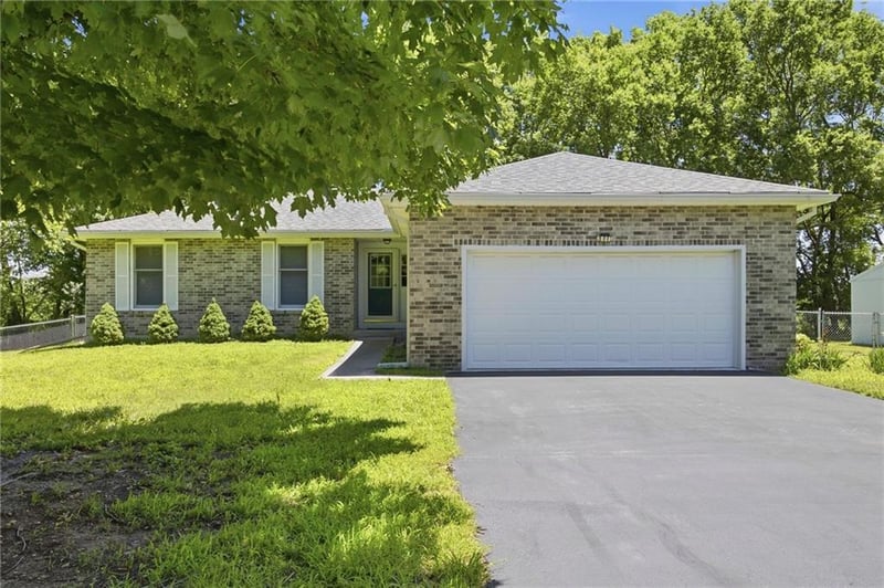 31901 State Route T Hw, Garden City, MO 64747