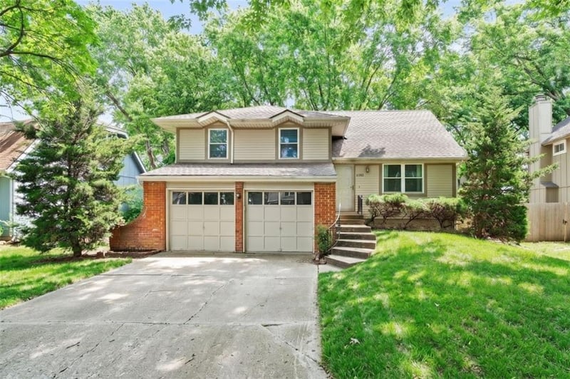 14805 Bradley Dr, Olathe, KS 66062