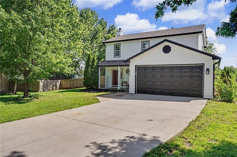 420 Cattleman Ct, Lawrence, KS 66049