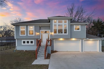 2312 NE 72nd St, Kansas City, MO 64118