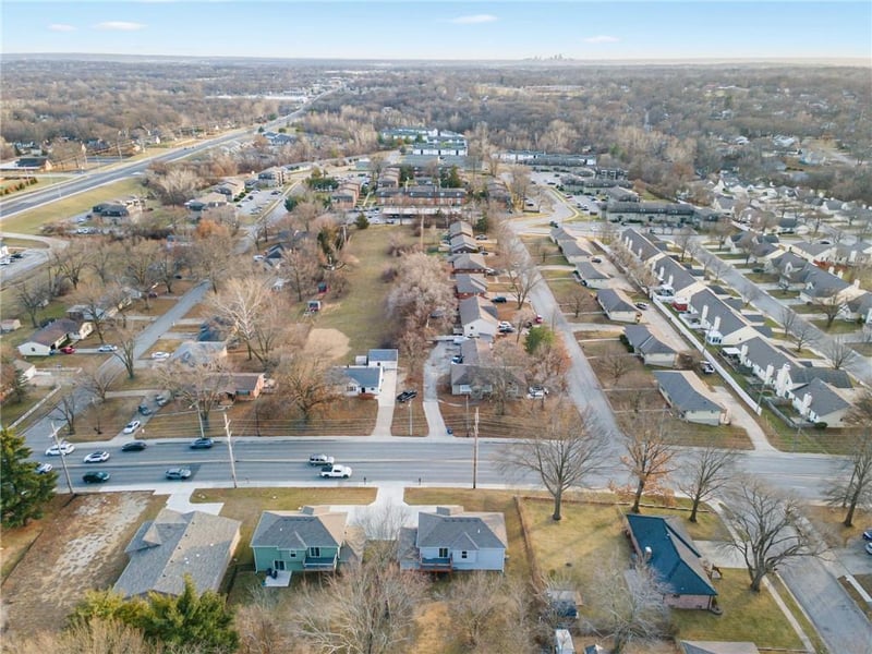 2312 72nd St, Kansas City, MO 64118