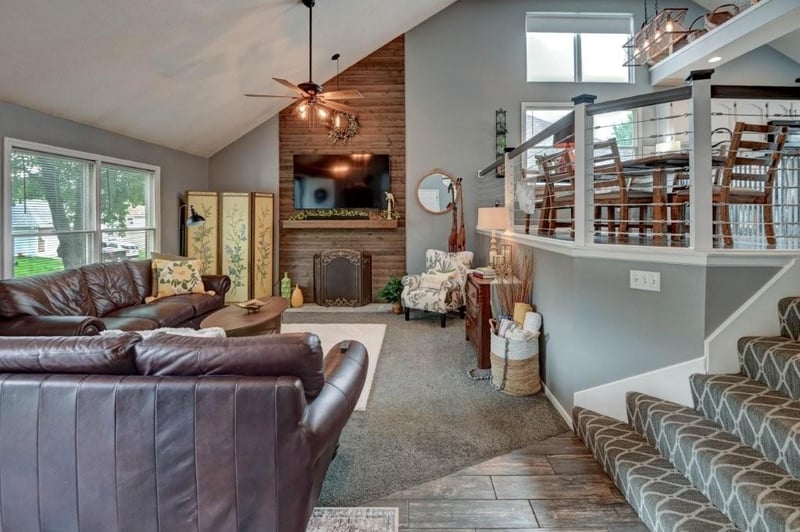 104 Eastwood Dr, Blue Springs, MO 64014