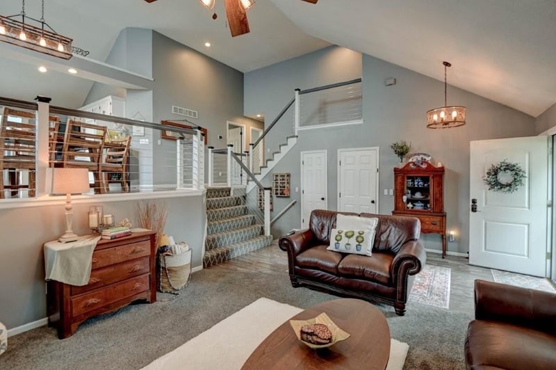 104 Eastwood Dr, Blue Springs, MO 64014