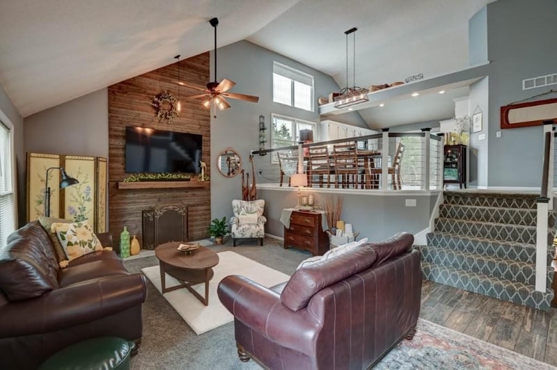 104 Eastwood Dr, Blue Springs, MO 64014