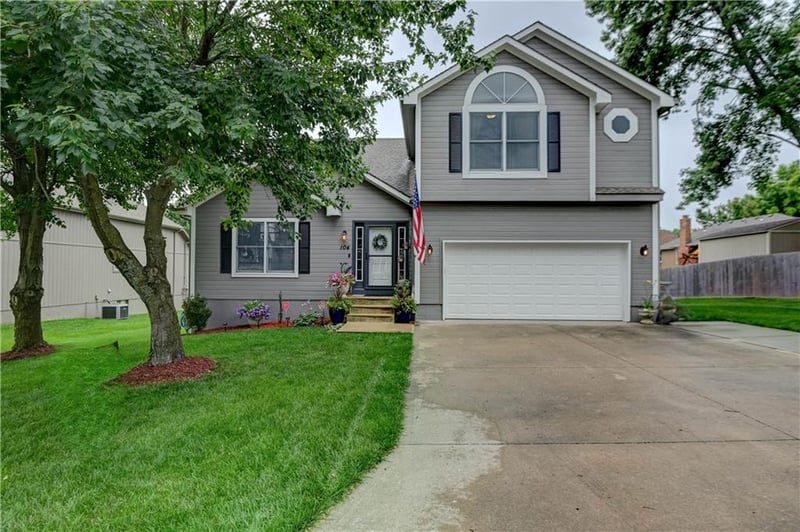 104 Eastwood Dr, Blue Springs, MO 64014