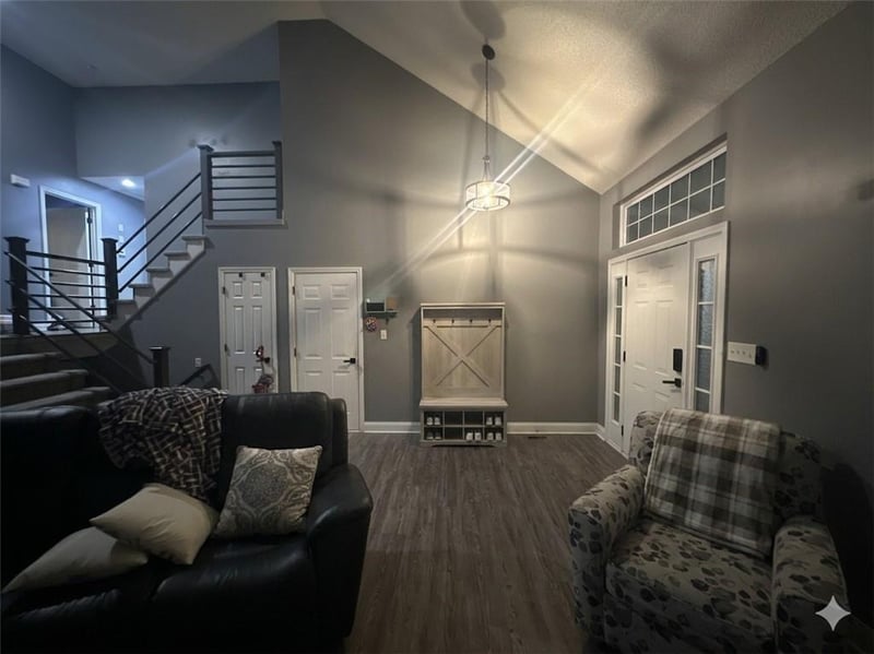 908 15th St, Lee's Summit, MO 64081