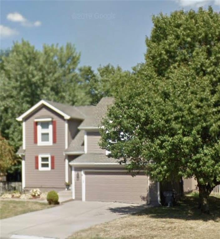 1332 154 St, Olathe, KS 66062