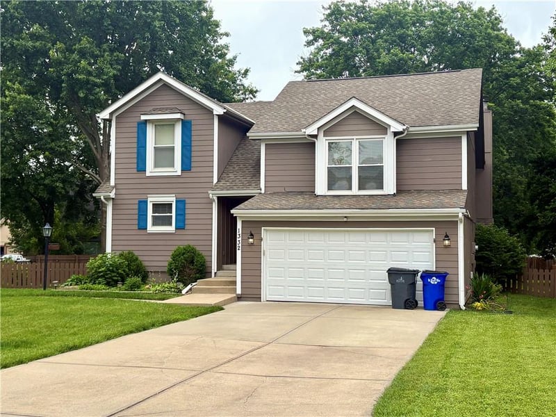 1332 154th St, Olathe, KS 66062