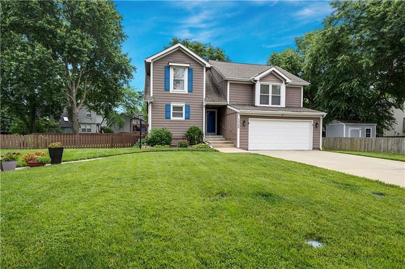 1332 154th St, Olathe, KS 66062