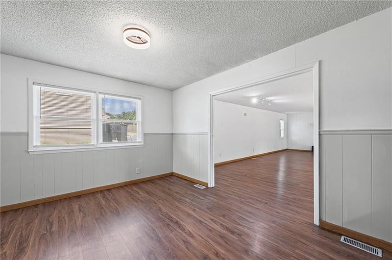 4123 Preston Dr, St Joseph, MO 64503