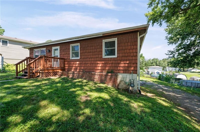 4123 Preston Dr, St Joseph, MO 64503