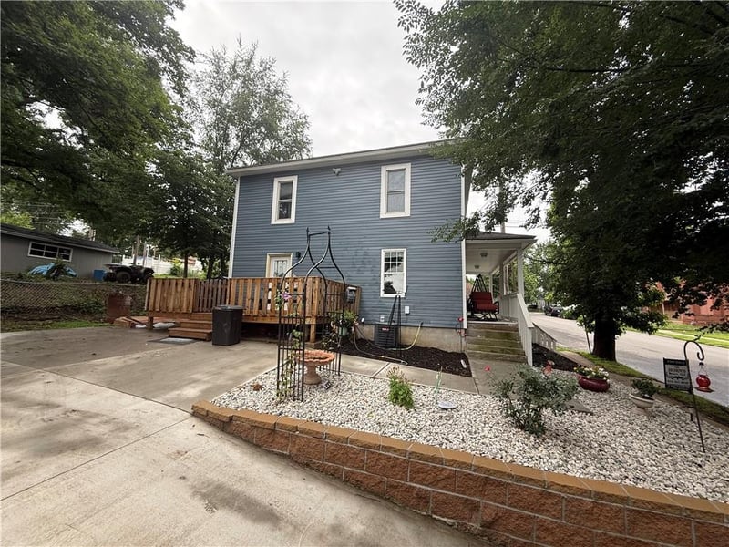 1113 18th St, St Joseph, MO 64501