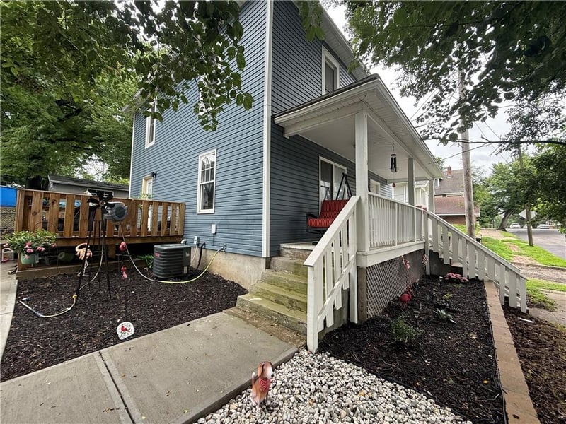 1113 18th St, St Joseph, MO 64501