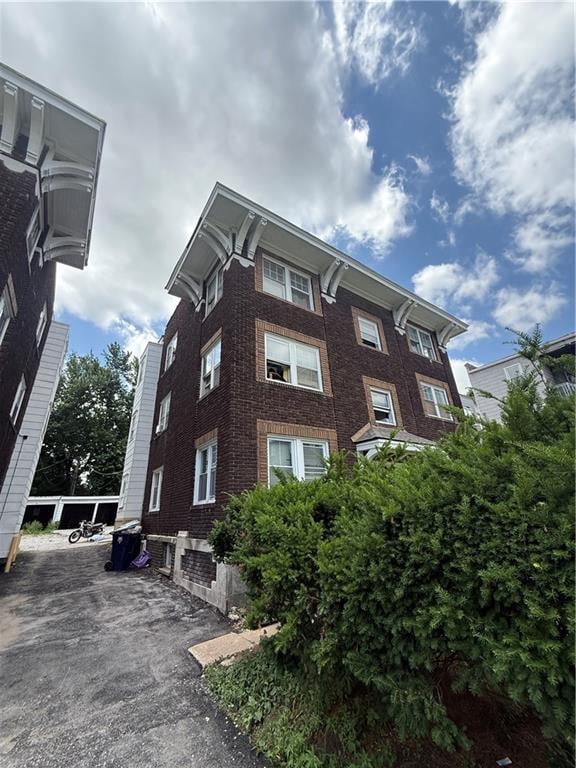 3909 Scarritt Ave, Kansas City, MO 64123