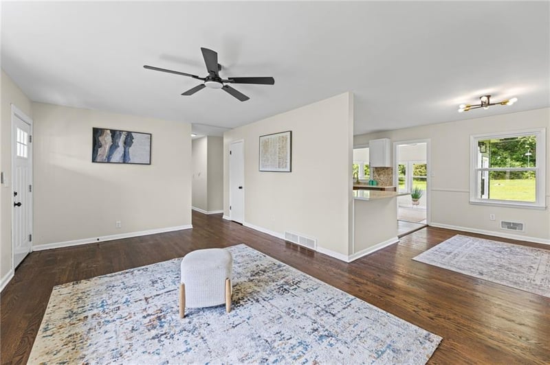 1610 Trail Ridge Dr, Independence, MO 64050