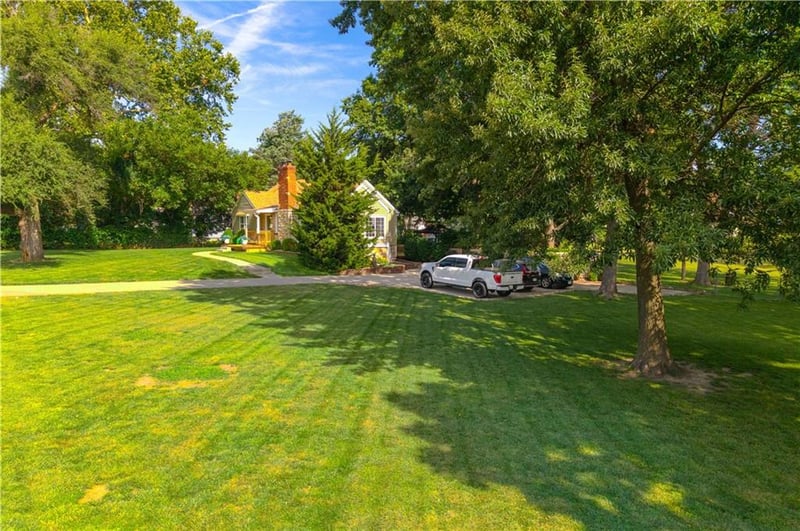 3110 NE Vivion Rd, Kansas City, MO 64119