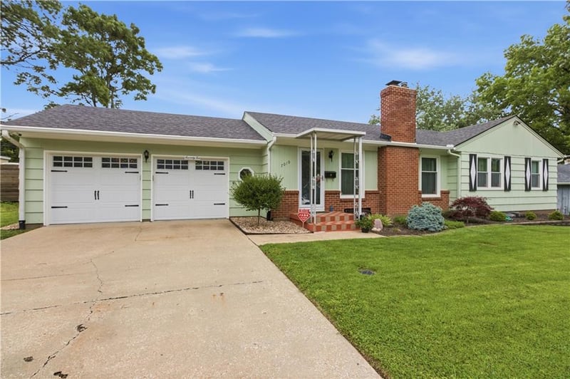 7010 W 65th Ter, Overland Park, KS 66202