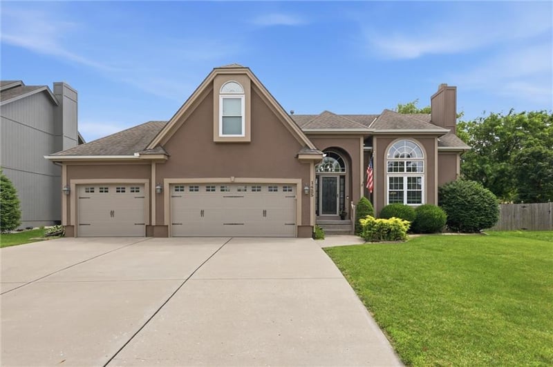 1425 SW 44th St, Lee's Summit, MO 64082