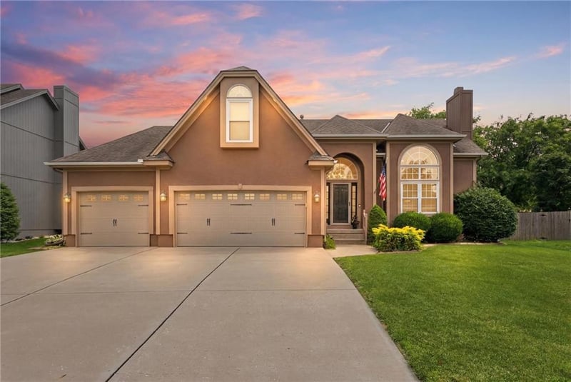 1425 SW 44th St, Lee's Summit, MO 64082
