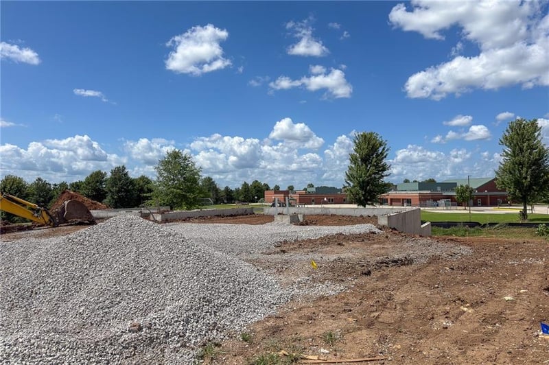22040 99th Ter, Lenexa, KS 66220