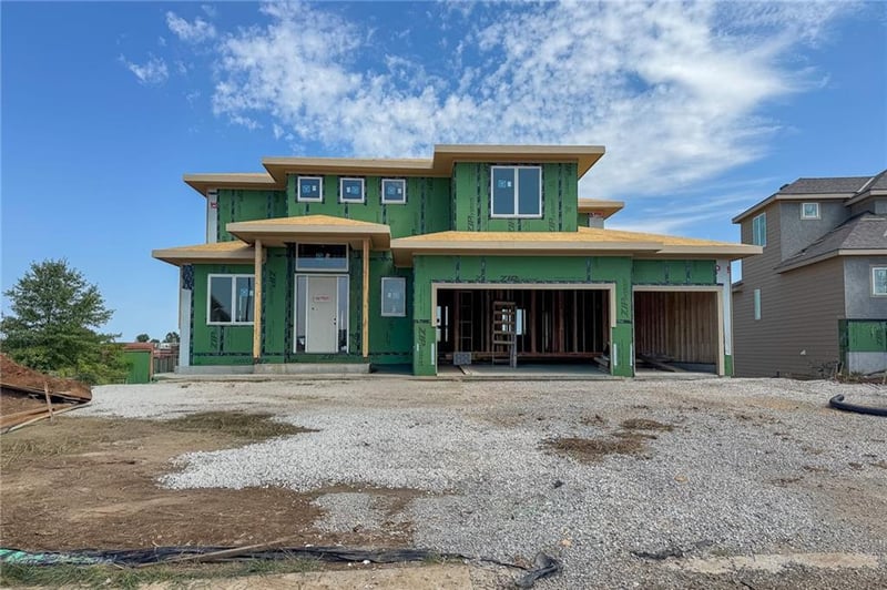 22040 W 99th Ter, Lenexa, KS 66220