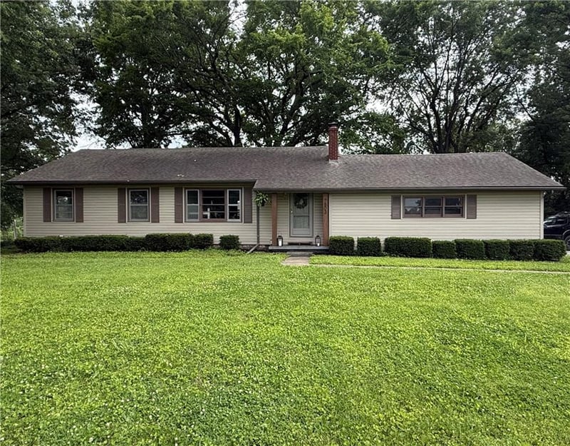 7503 Harry S Truman Rd, Grandview, MO 64030