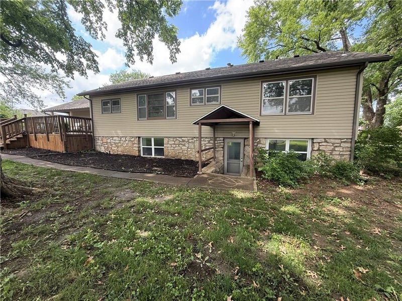 7503 Harry S Truman Rd, Grandview, MO 64030