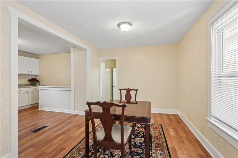 424 Brighton Ave, Kansas City, MO 64123