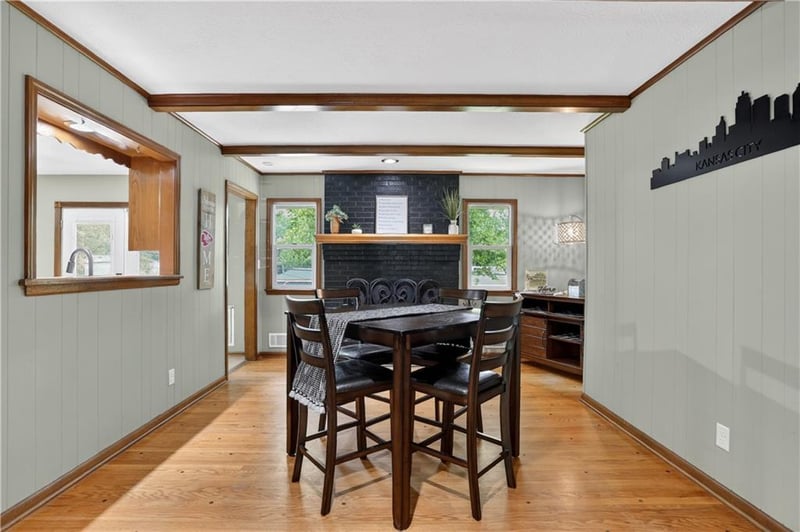 6107 Harvard Ave, Raytown, MO 64133