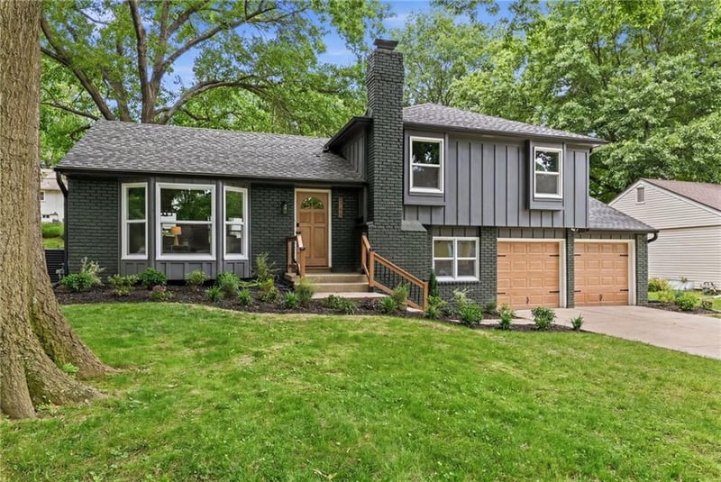 9724 Slater Ln, Overland Park, KS 66212