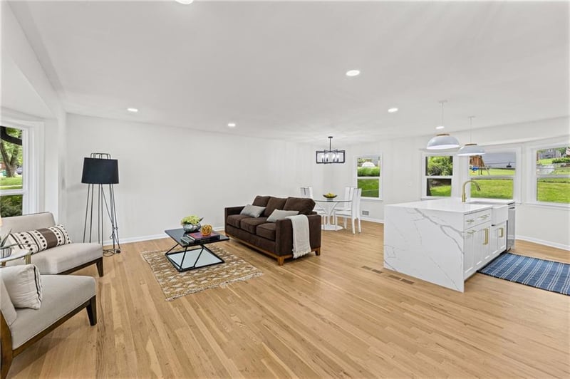 9724 Slater Ln, Overland Park, KS 66212