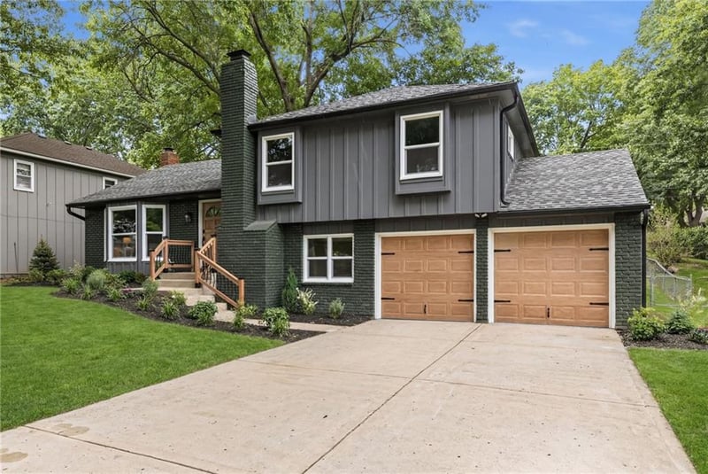 9724 Slater Ln, Overland Park, KS 66212